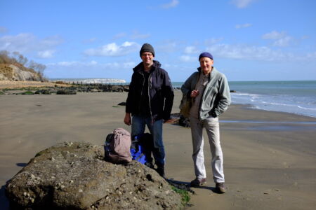 Mark Bayliss (rechts) während der Geländearbeit mit Projektpartner Prof. Jens Lehmann von der Universität Bremen. Mark Bayliss (rechts) während der Geländearbeit mit Projektpartner Jens Lehmann von der Universität Bremen.